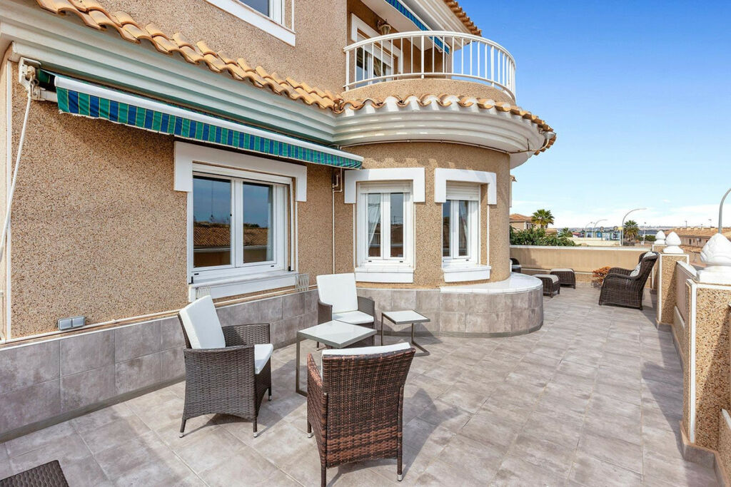 Detached Villa Torrevieja Alicante - image 34