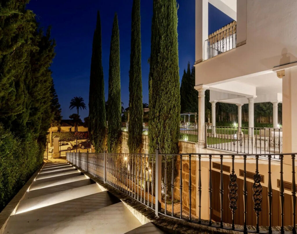 Detached Villa Sierra Blanca Málaga - image 34