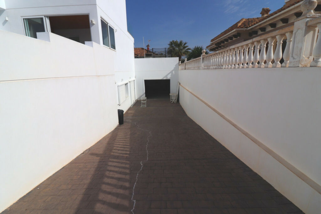 Detached Villa La Marina Alicante - image 35