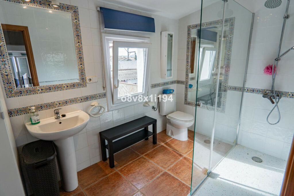 Detached Villa Pizarra Málaga - image 35
