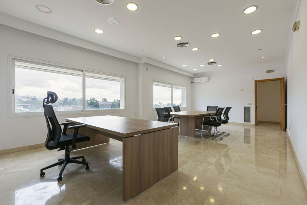 Warehouse Marbella Málaga - image 35