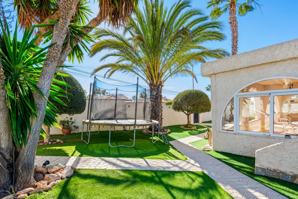 Detached Villa Ciudad Quesada Alicante - image 36