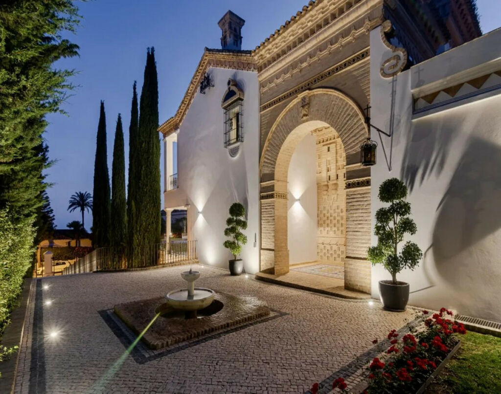 Detached Villa Sierra Blanca Málaga - image 36
