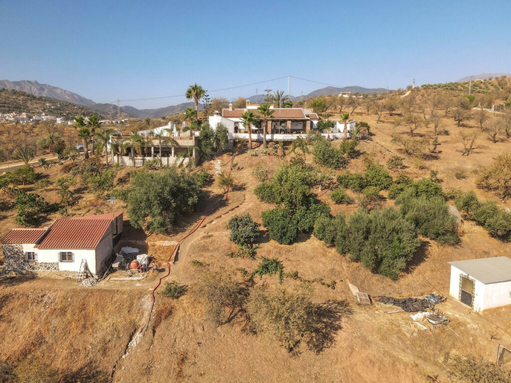Detached Villa Guaro Málaga - image 36