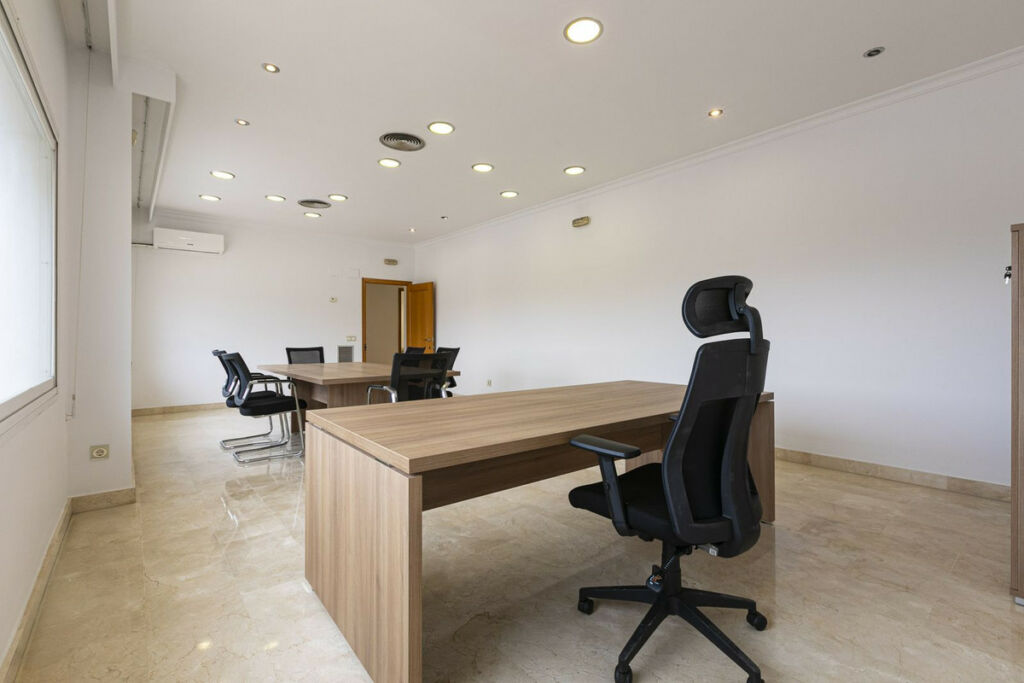 Warehouse Marbella Málaga - image 36
