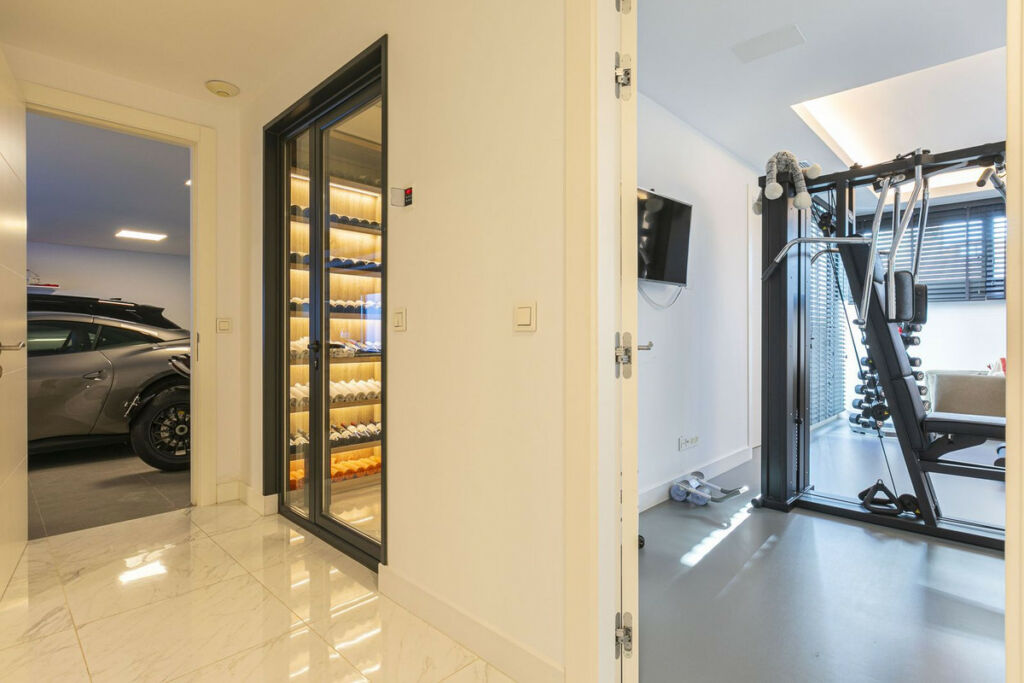 Detached Villa Benahavís Málaga - image 36