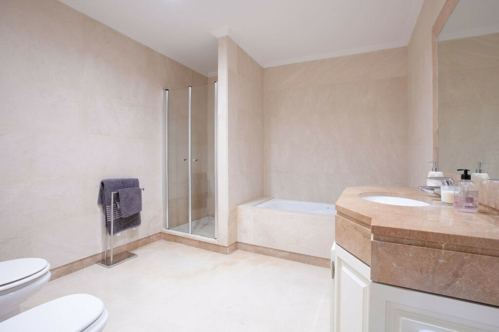 Detached Villa Los Arqueros Málaga - image 34