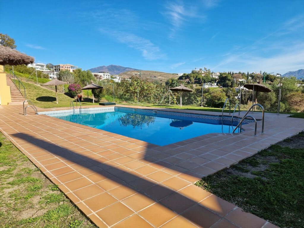 Top Floor Apartment Estepona Málaga - image 37