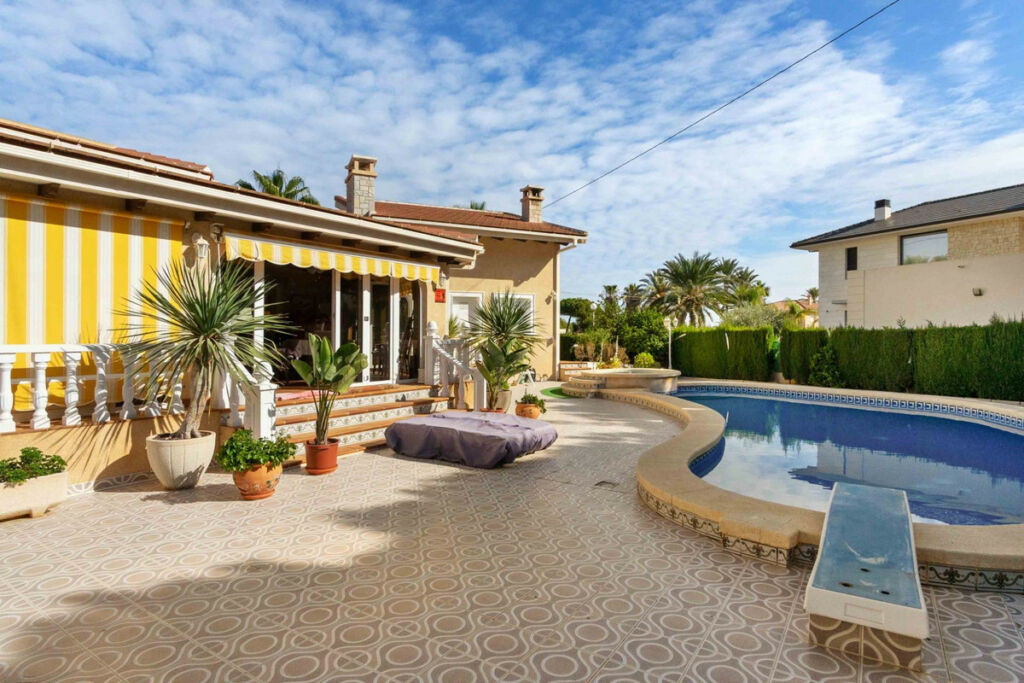 Detached Villa Cabo Roig Alicante - image 37