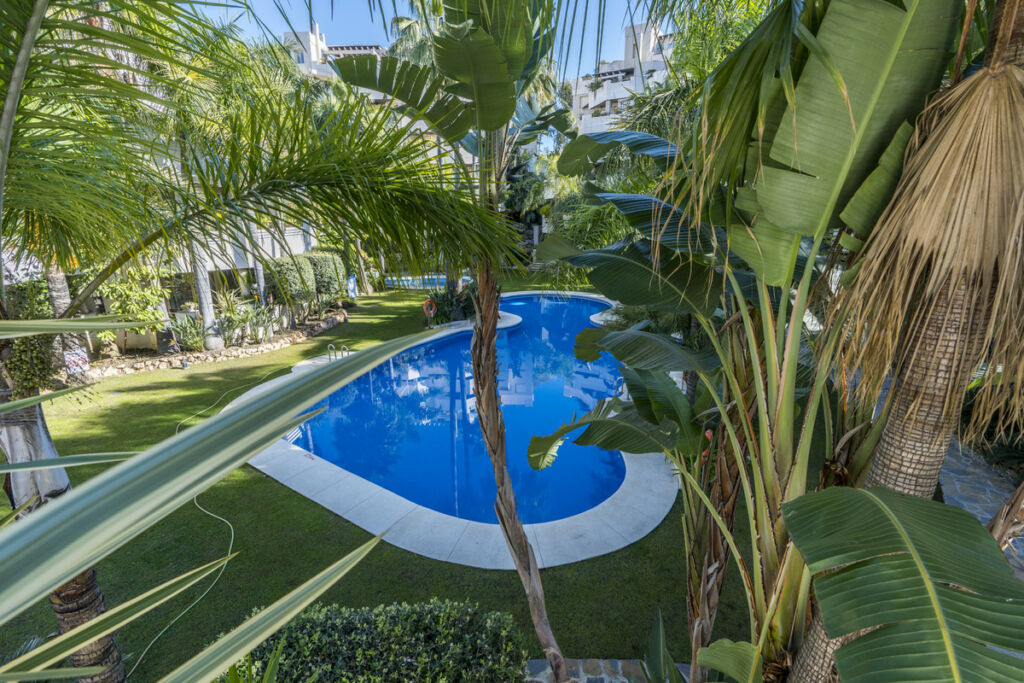 Middle Floor Apartment Nueva Andalucía Málaga - image 38