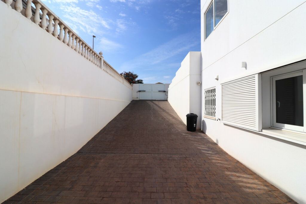 Detached Villa La Marina Alicante - image 38
