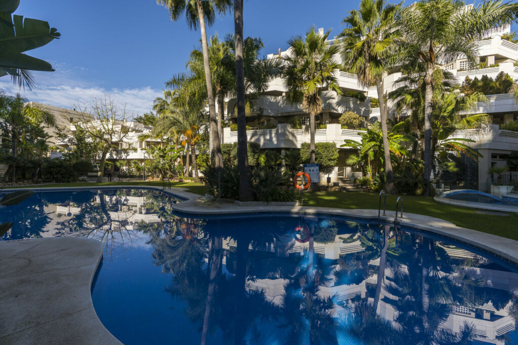 Middle Floor Apartment Nueva Andalucía Málaga - image 39