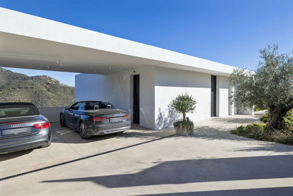 Detached Villa Benahavís Málaga - image 48