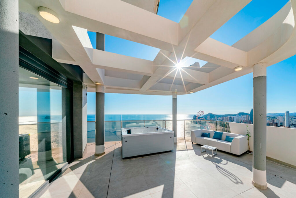 Middle Floor Apartment Benidorm Alicante - image 4