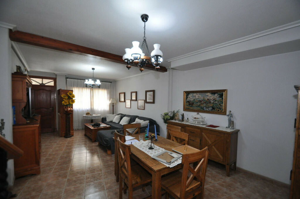 Townhouse Pinoso Alicante - image 4