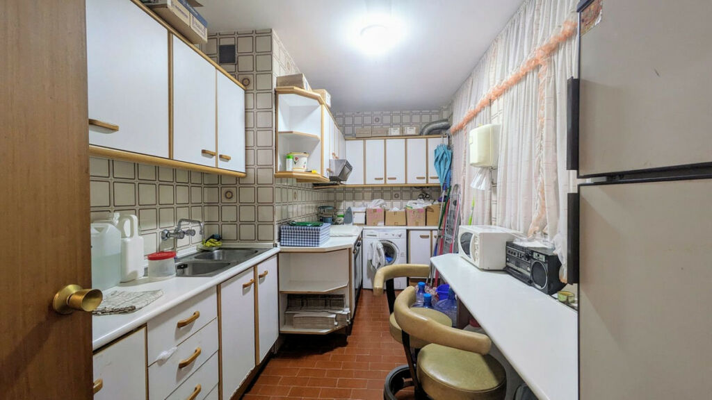 Middle Floor Apartment Fuengirola Málaga - image 4