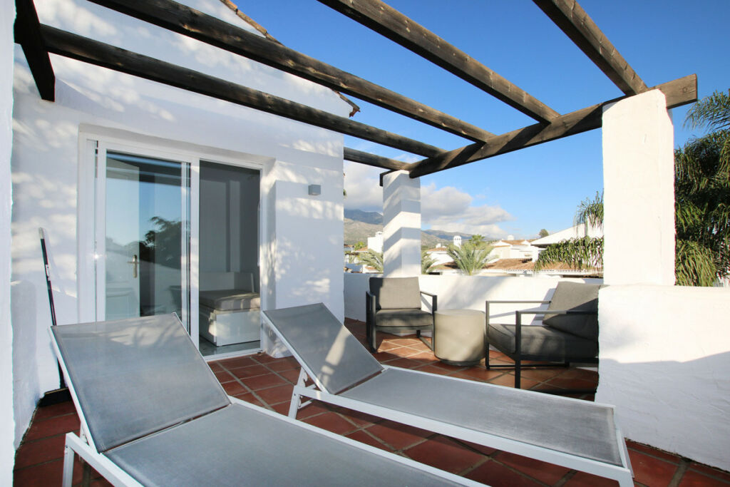 Penthouse Duplex Nueva Andalucía Málaga - image 4