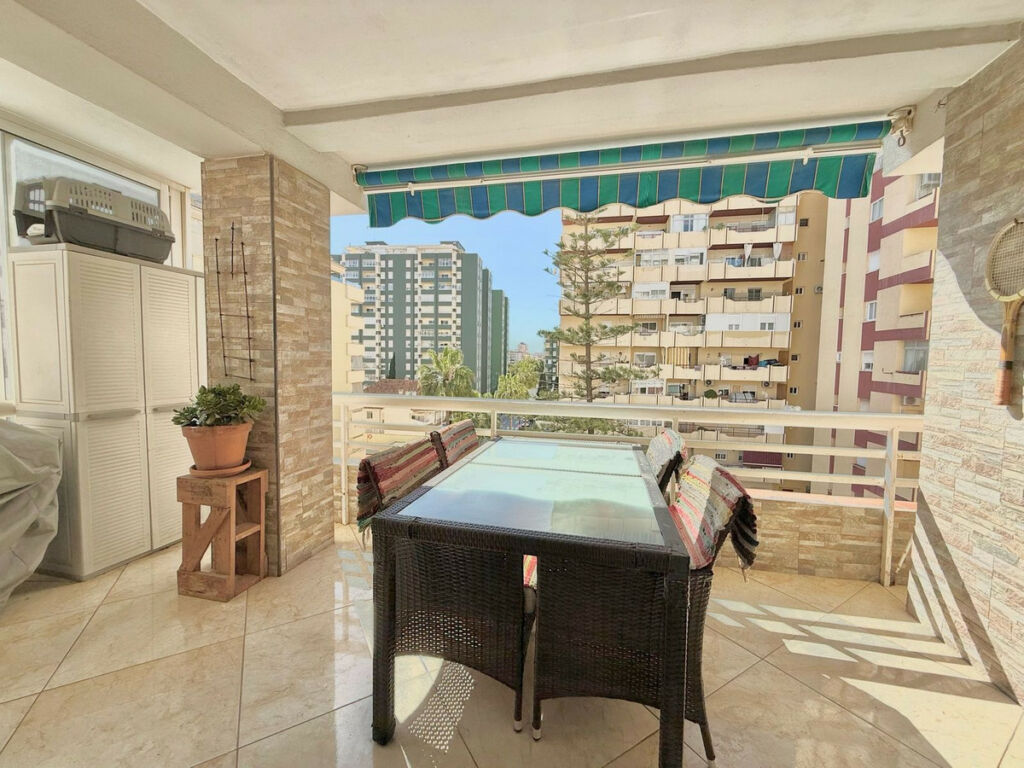 Middle Floor Apartment Los Boliches Málaga - image 4