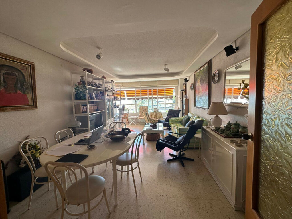 Middle Floor Apartment Benidorm Alicante - image 4