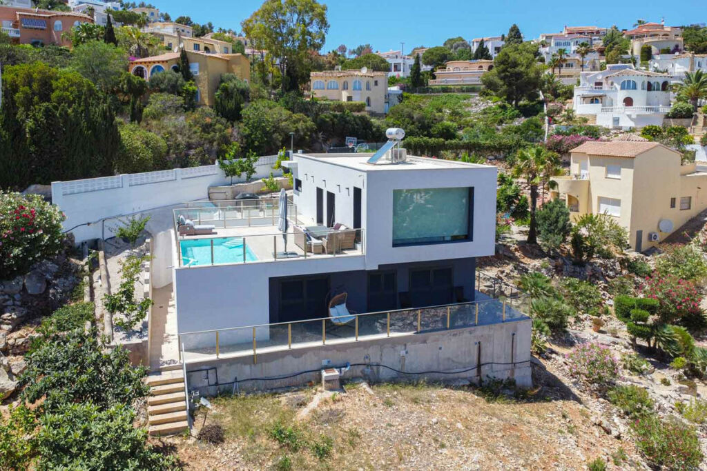 Detached Villa Cumbre del Sol Alicante - image 4
