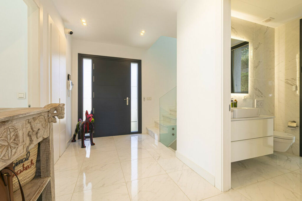 Detached Villa Benahavís Málaga - image 4