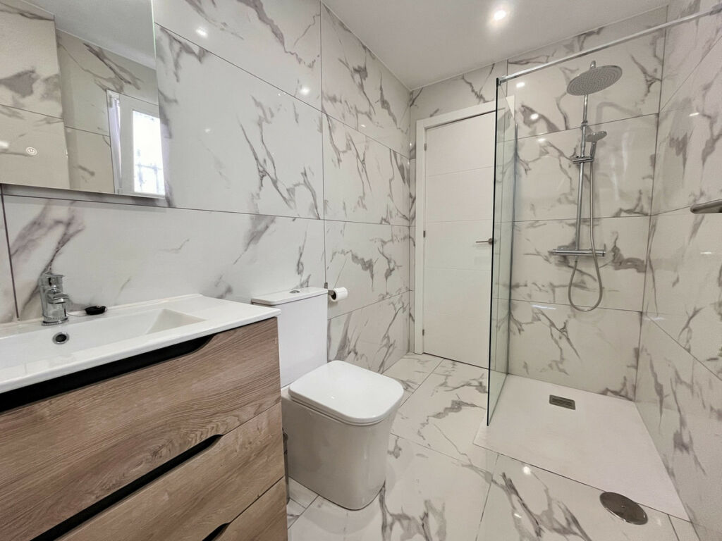 Ground Floor Apartment Villamartin Alicante - image 4