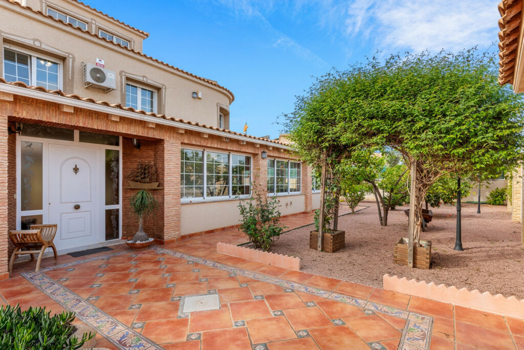 Townhouse Torrevieja Alicante - image 3