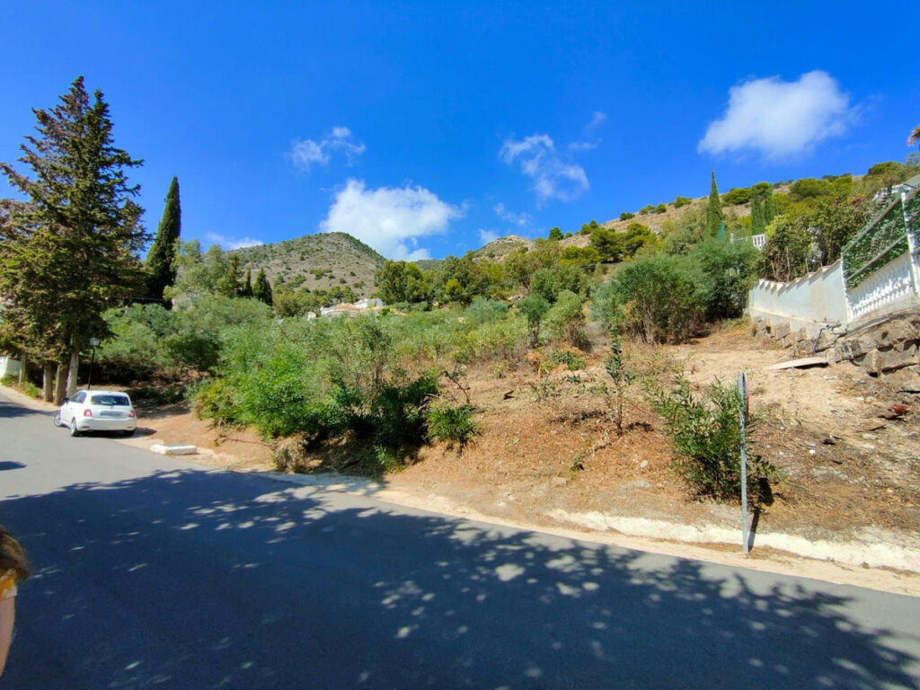 Residential Plot Benalmadena Pueblo Málaga - image 4