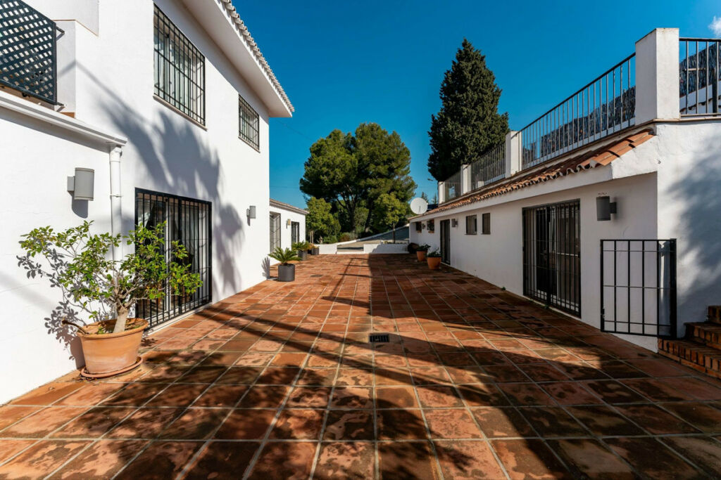 Detached Villa Alhaurín el Grande Málaga - image 42