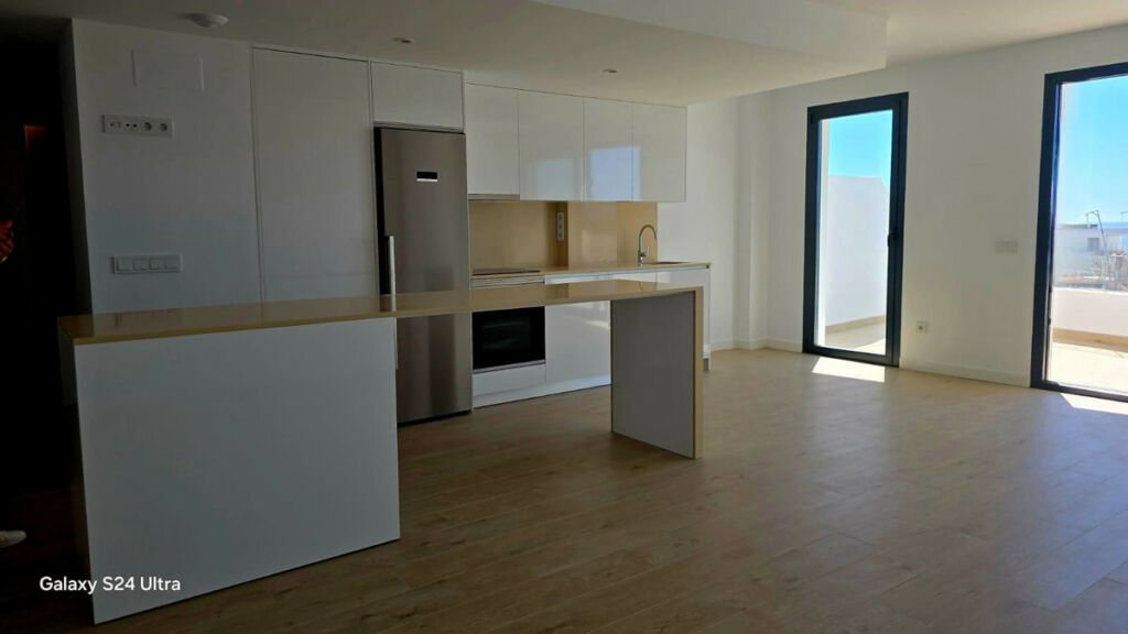 Middle Floor Apartment Estepona Málaga - image 9
