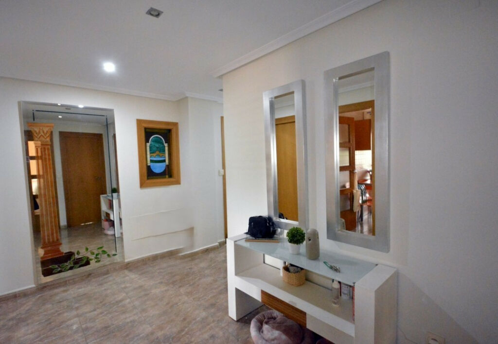 Middle Floor Apartment Rojales Alicante - image 5