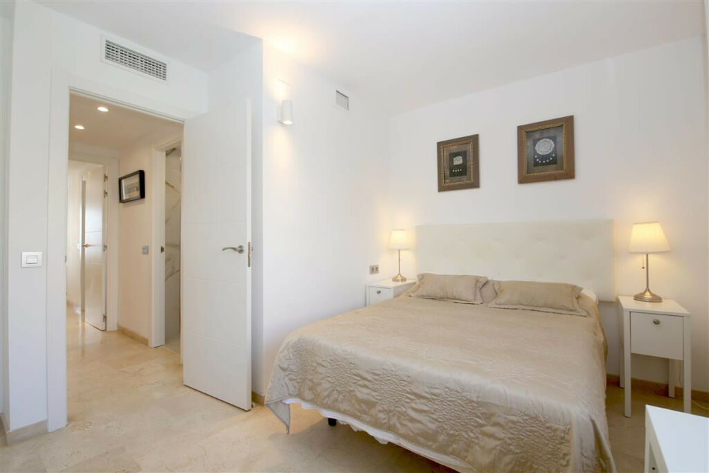 Penthouse Estepona Málaga - image 4