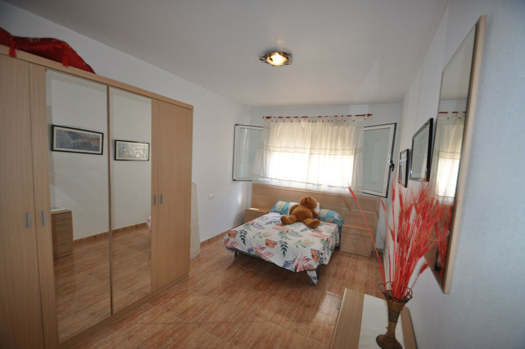 Townhouse Pinoso Alicante - image 4