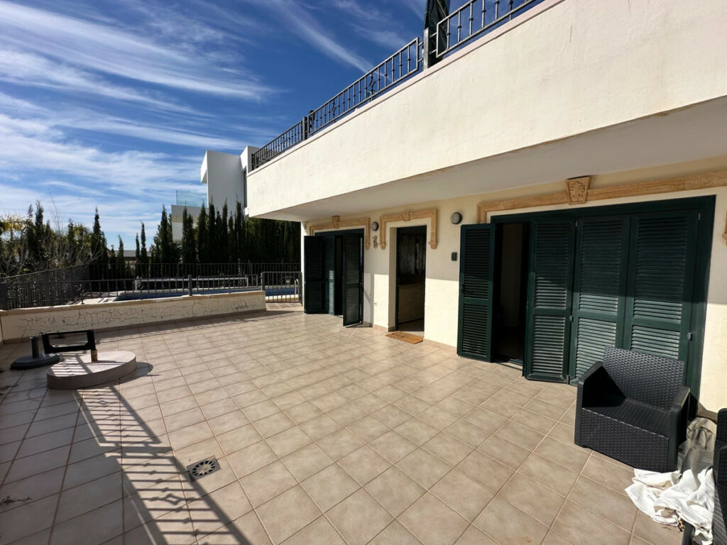 Middle Floor Apartment Altea Alicante - image 4