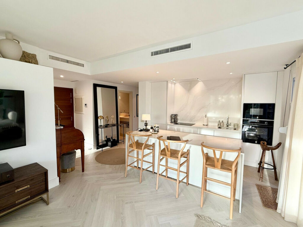 Ground Floor Apartment Casares Málaga - image 4