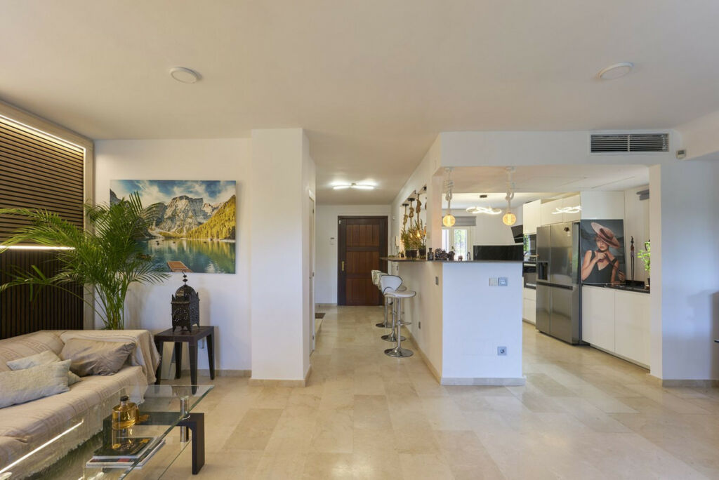 Semi-Detached House The Golden Mile Málaga - image 4