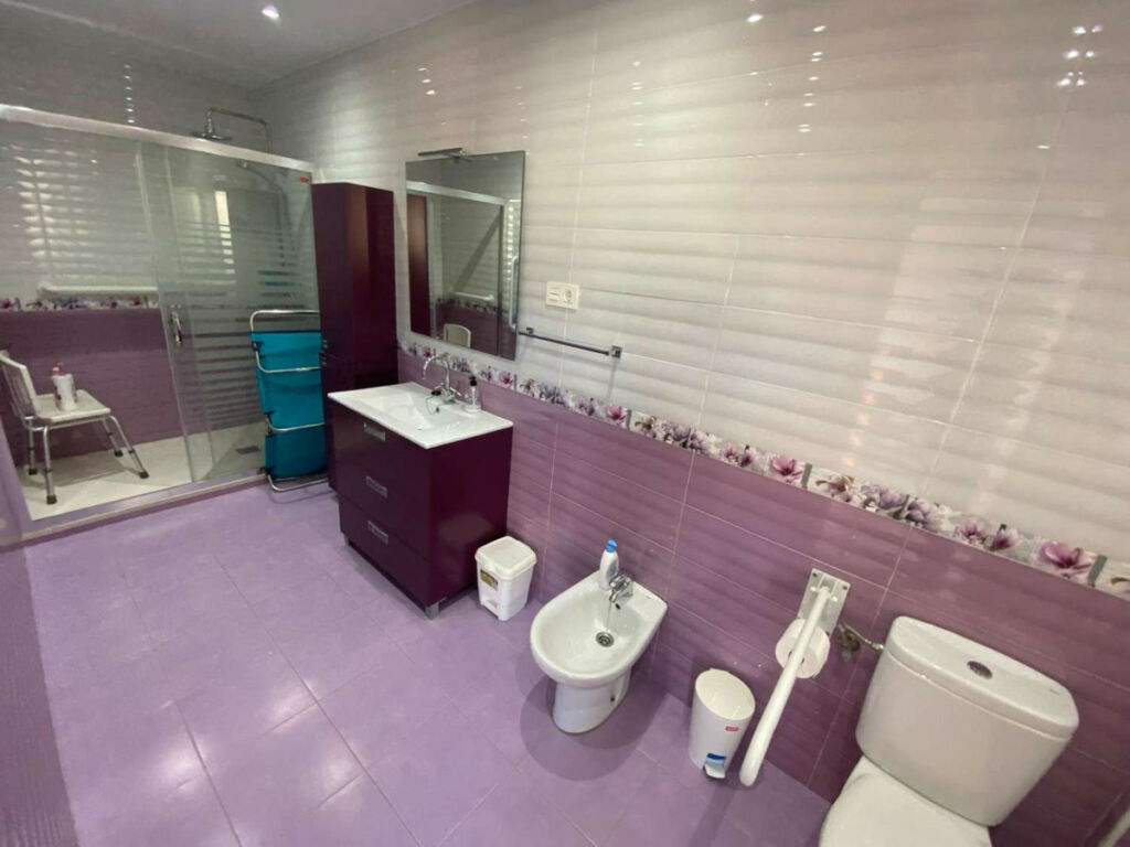 Middle Floor Apartment Fuengirola Málaga - image 4