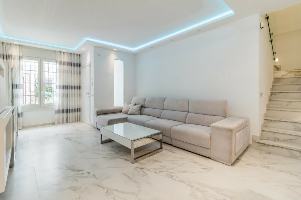 Townhouse Estepona Málaga - image 4