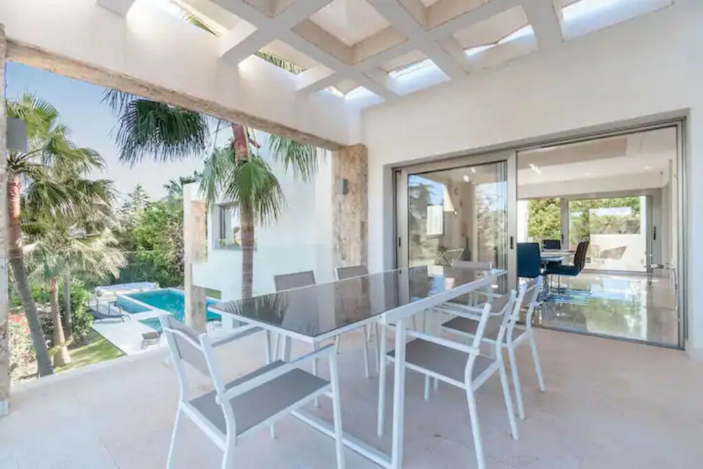 Detached Villa Benahavís Málaga - image 4