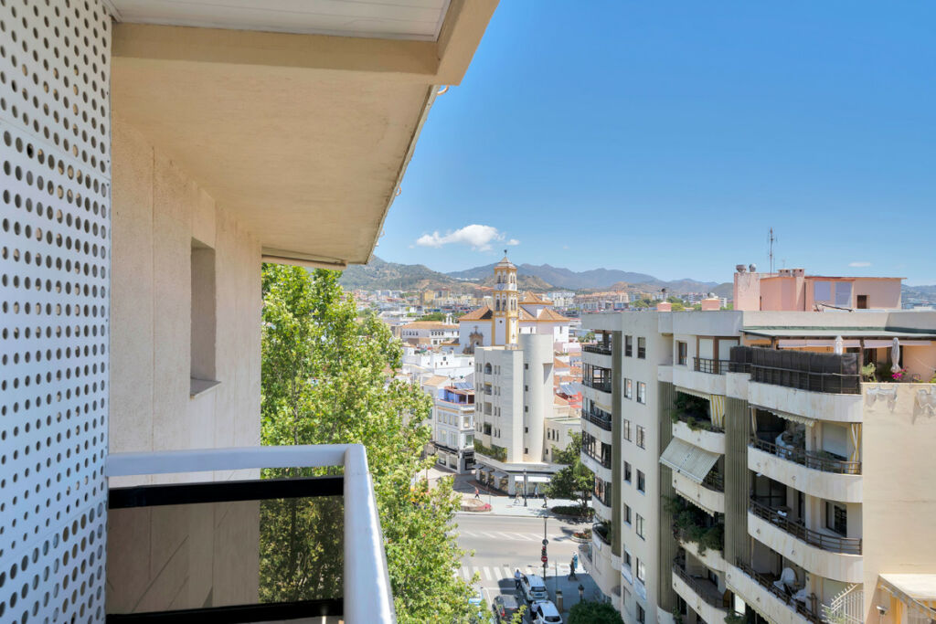 Middle Floor Apartment Marbella Málaga - image 4