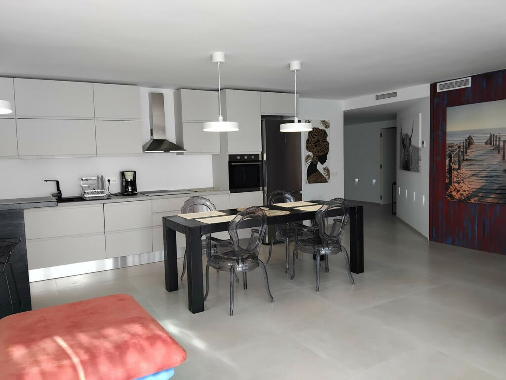 Middle Floor Apartment Puerto Banús Málaga - image 4
