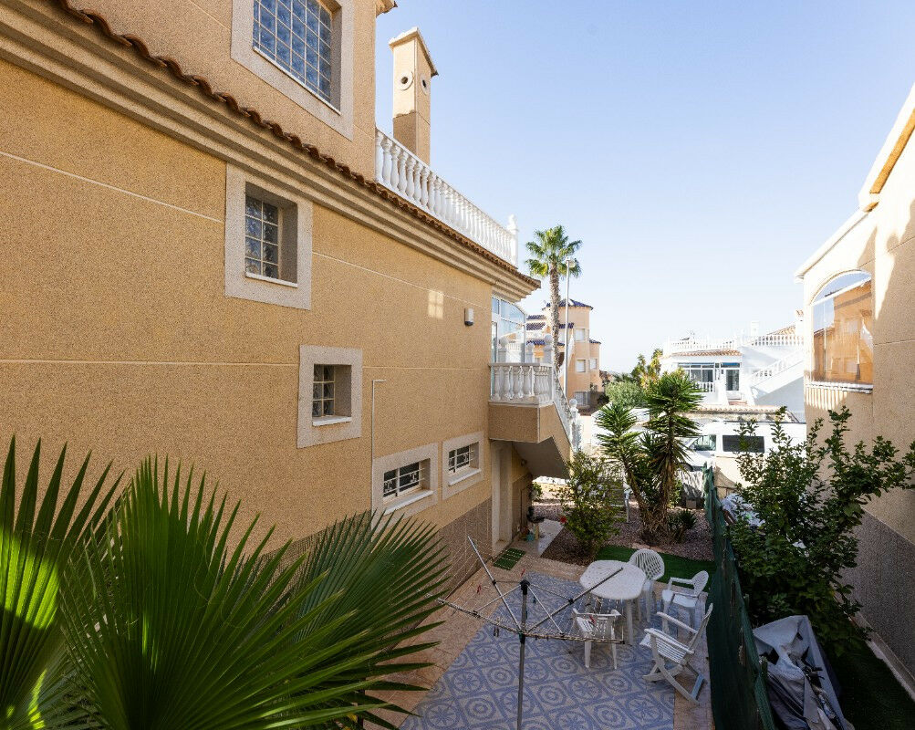 Detached Villa Los Altos Alicante - image 41
