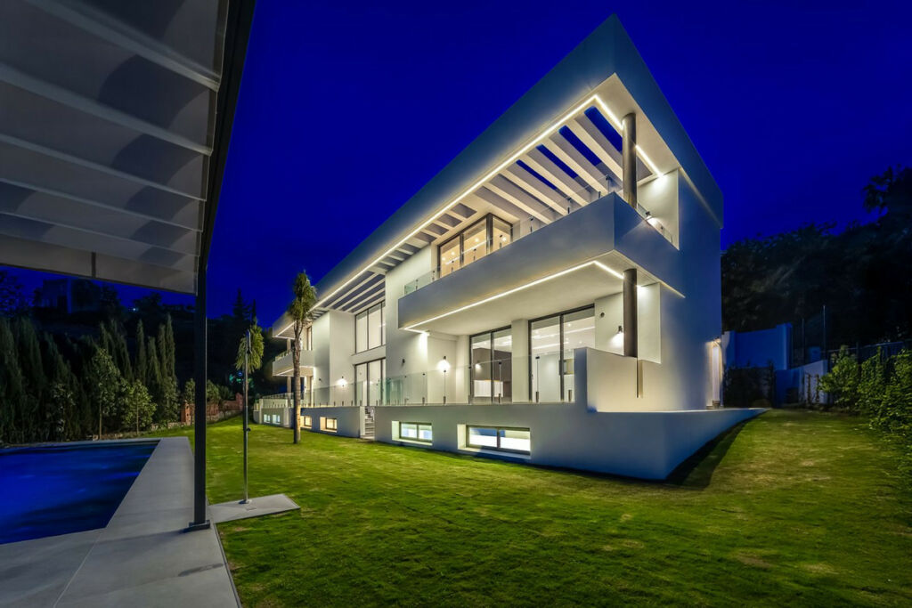 Detached Villa Benahavís Málaga - image 38