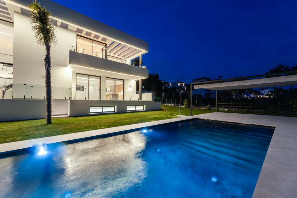 Detached Villa Benahavís Málaga - image 45