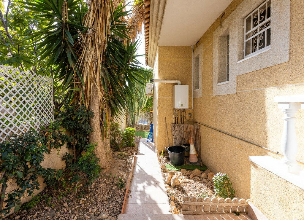 Detached Villa Los Altos Alicante - image 42