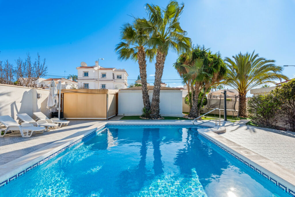Detached Villa Ciudad Quesada Alicante - image 43