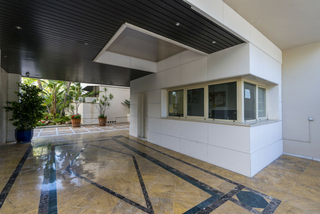 Middle Floor Apartment Nueva Andalucía Málaga - image 43