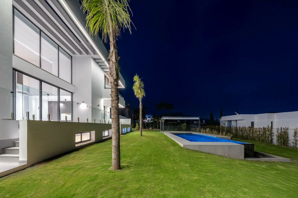 Detached Villa Benahavís Málaga - image 40
