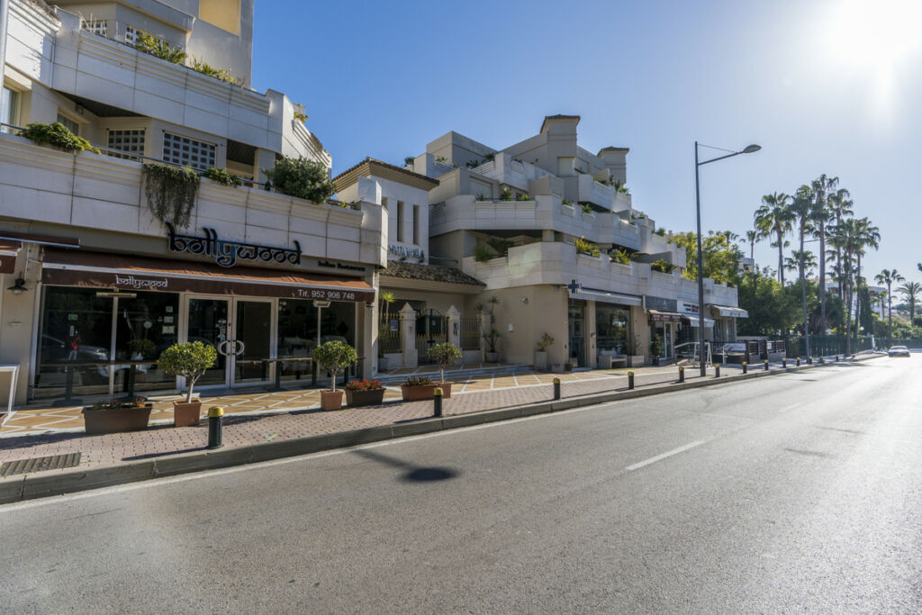 Middle Floor Apartment Nueva Andalucía Málaga - image 47
