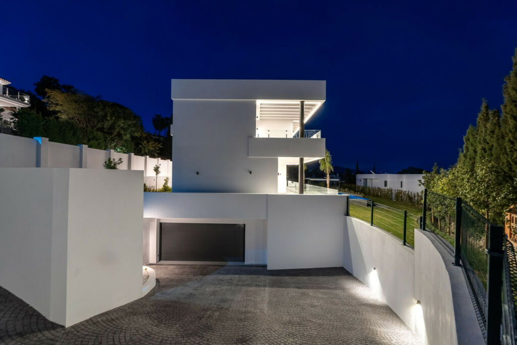 Detached Villa Benahavís Málaga - image 47